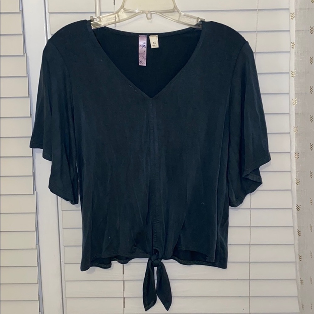 Francesas green flowy bell sleeve shirt with tie